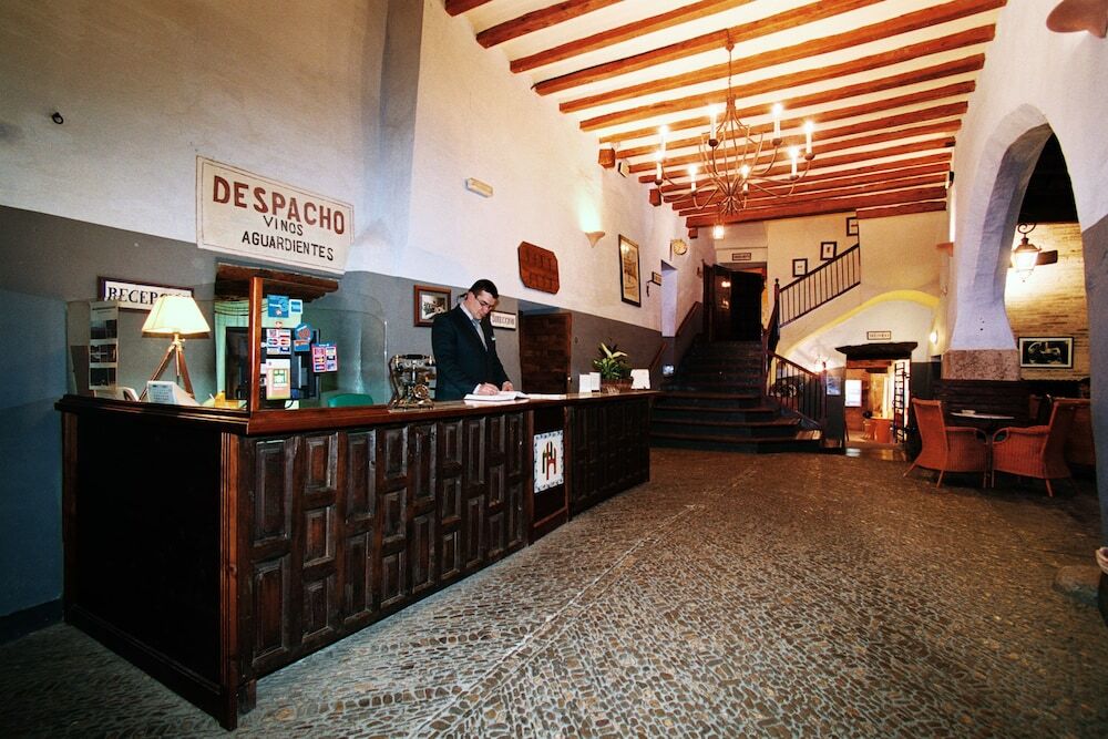 Hospederia Meson De La Dolores Calatayud Bagian luar foto